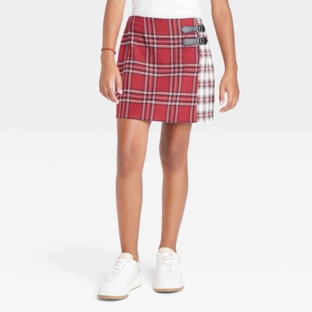 Girls’ Buckled Tabs Pleated Skirt
